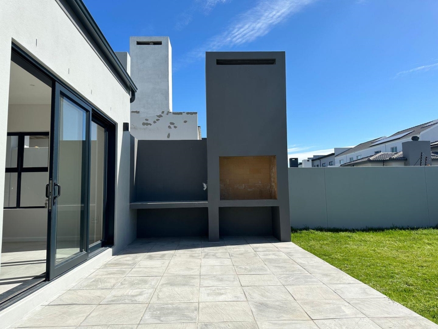 4 Bedroom Property for Sale in Sandown Western Cape